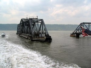 Waterways Boat Cruise NYC (around Manhattan island) 64.JPG